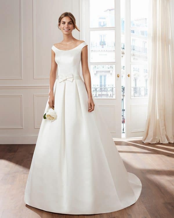 Robe de mariée VOYAGE lunanovias collection 2019: Boutique Paris