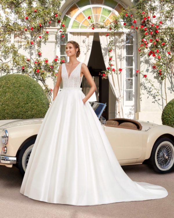 ISAURA Wedding Dress Aire Barcelona Collection 2021| Paris