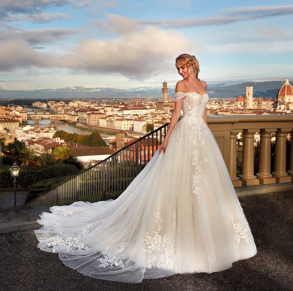 Wedding Dress Nicole NI121A5 collection 2021| Boutique Paris