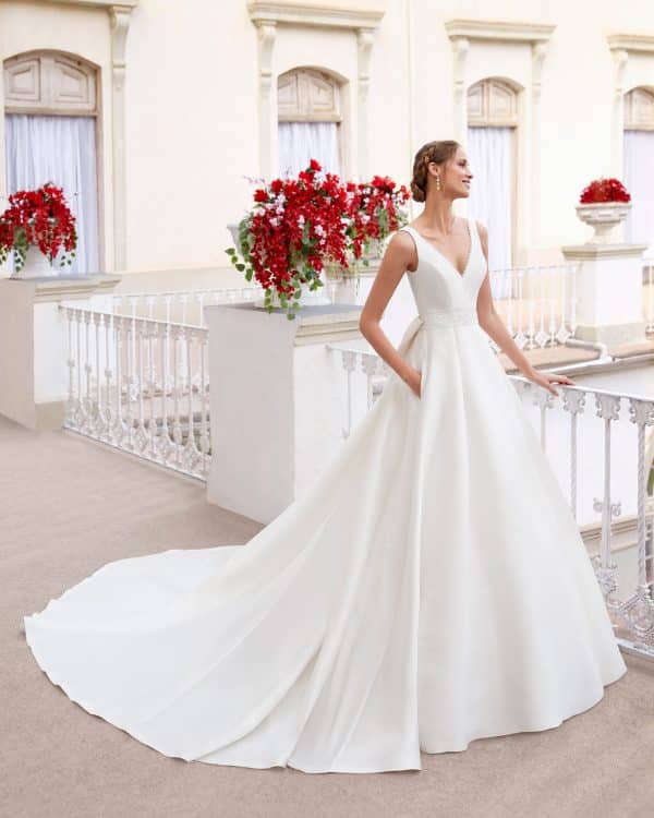 ISSAS Wedding Dress Aire Barcelona Collection 2021| Paris