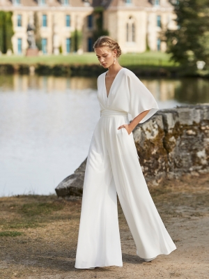 Combinaison de mariée WADDOX Alma Novias collection 2022 Paris