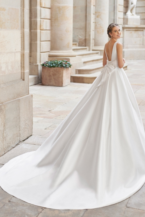 DILEME Wedding Dress Aire Barcelona Collection 2022| Paris