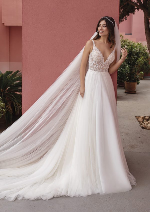 Robe de Mariée ENCHANTER White One Collection 2022| Boutique Paris