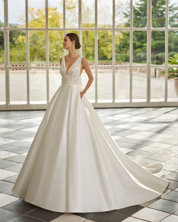 ARANA Wedding Dress Aire Barcelona Collection 2023| Paris Boutique