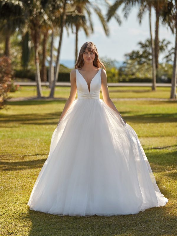 Robe de Mariée BLUSH Wedding Dress Colet Collection 2023| Paris Boutique- Colet Collection 2023 | Mariée Parisienne