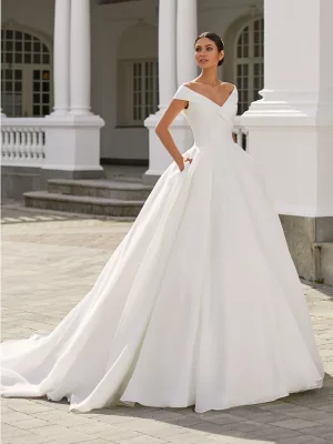 Robe de Mariée FARAH Pronovias collection 2023 | Mariée Parisienne