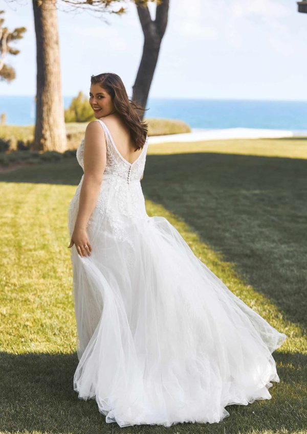 Robe de Mariée SAMBA Pronovias collection 2023 | Mariée Parisienne