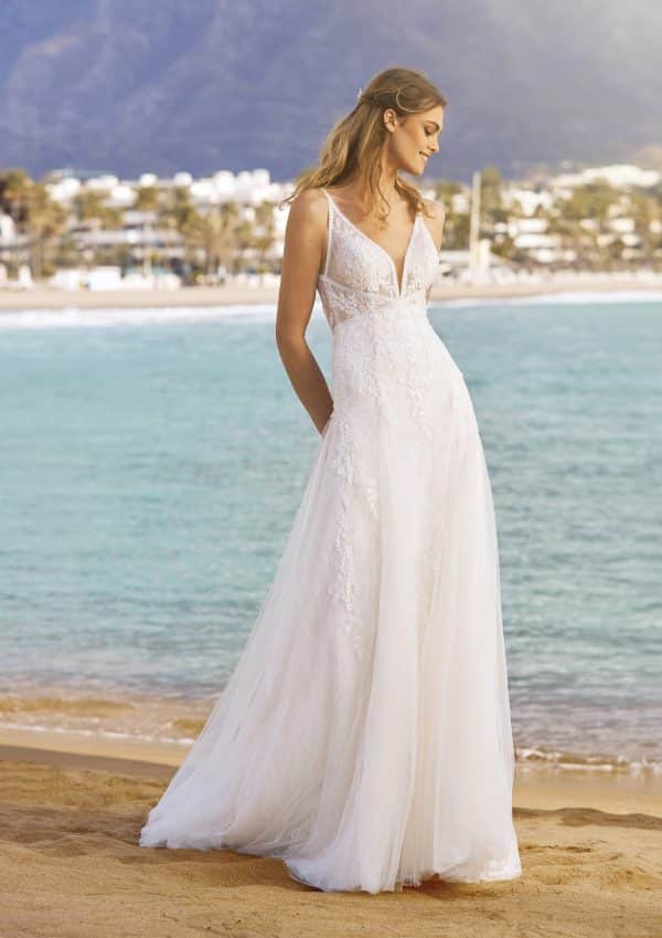 SAMBA Wedding Dress Pronovias collection 2023 | Paris Boutique