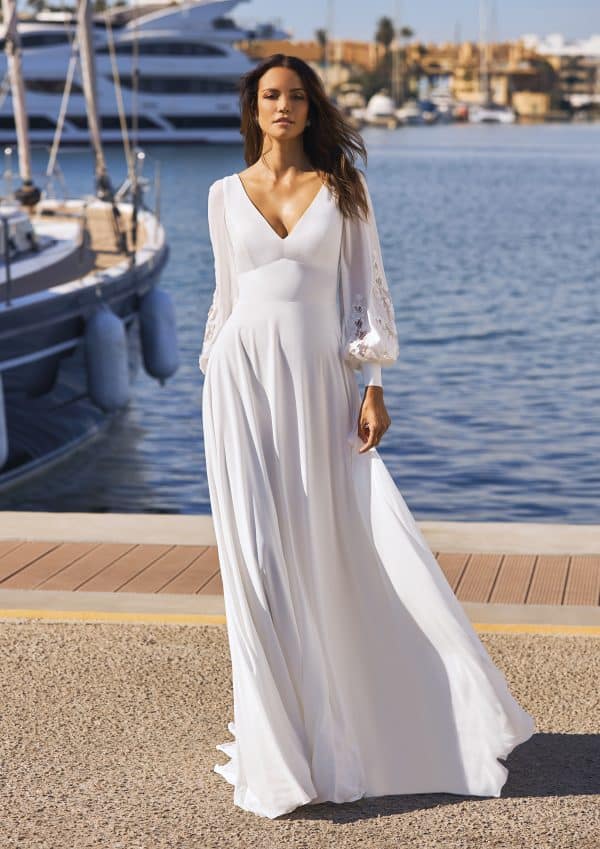 AMY Wedding Dress Pronovias collection 2023 | Paris Boutique