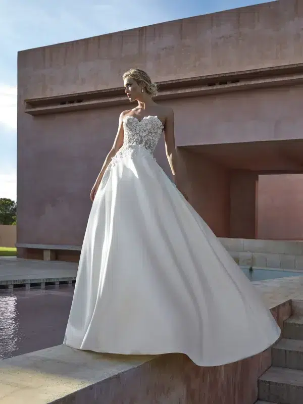 FLORIDA Wedding Dress Pronovias collection 2024