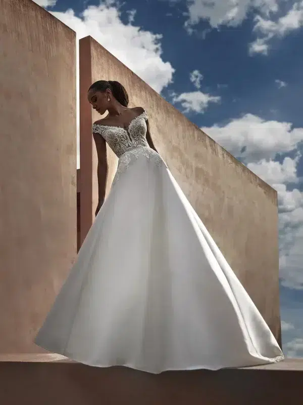 Robe de Mariée ROSEWOOD Pronovias collection 2024