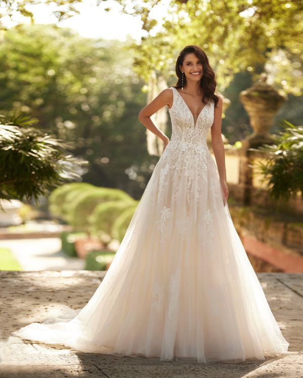 BELINA Wedding Dress Aire Barcelona Collection 2024| Paris Boutique