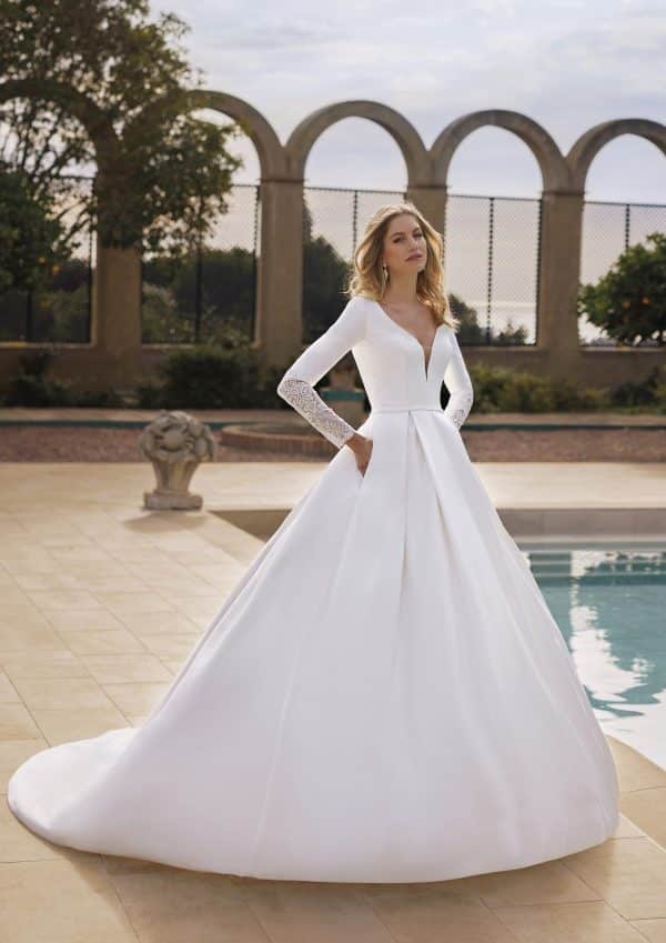 NOLANS Wedding Dress White one Collection 2024 Paris Boutique