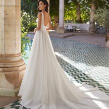AZARA Wedding Dress Adriana alier collection 2024 Paris