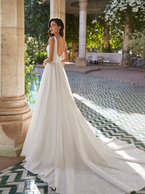 AZARA Wedding Dress Adriana alier collection 2024 Paris
