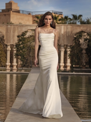 BETTA Wedding Dress Pronovias collection 2024