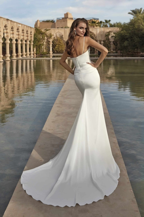 Robe de Mariée BETTA Pronovias collection 2024| Boutique Paris