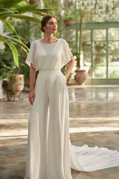 Robe de mariée LALIA Alma Novias collection 2024: Boutique Paris