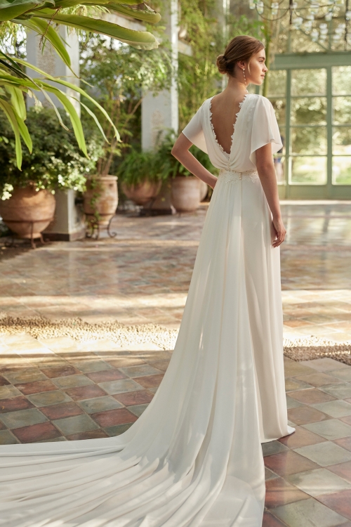 Robe de mariée LALIA Alma Novias collection 2024: Boutique Paris