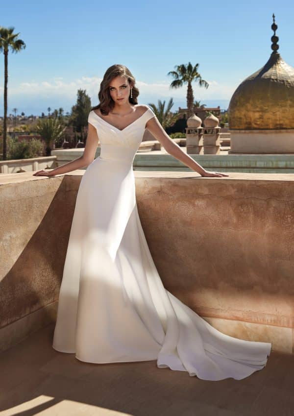 LEYTE Wedding Dress Pronovias collection 2024