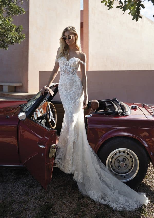 PHUKET Wedding Dress Pronovias collection 2024