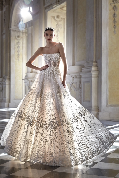 LUCREZIA Wedding Dress Pronovias Privee collection 2024 | Paris Boutique