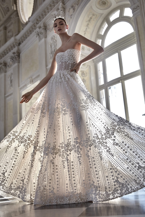 LUCREZIA Wedding Dress Pronovias Privee collection 2024 | Paris Boutique