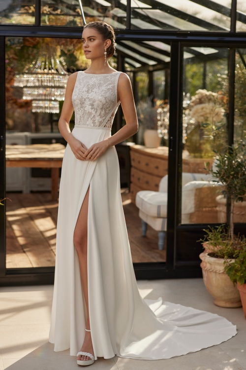 ULA Wedding Dress Aire Barcelona Collection 2025| Paris Boutique