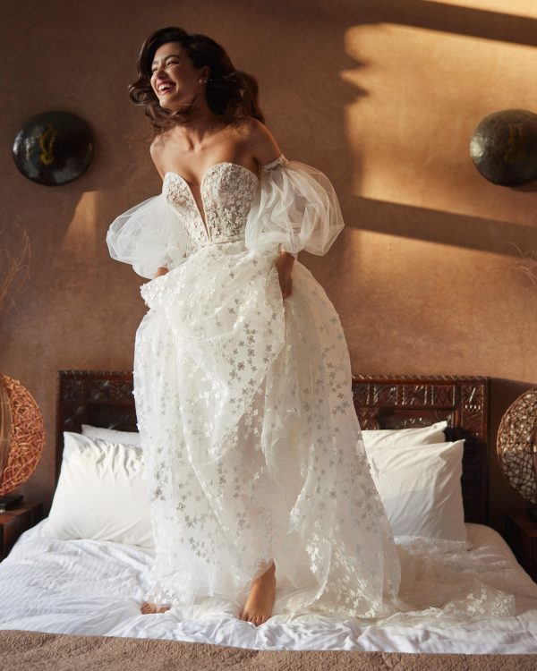 Robe de mariée ANAELA ADRIANA ALIER collection 2025: Paris
