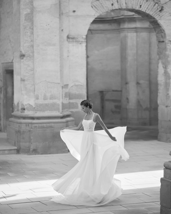Robe de mariée HELIA Alma Novias collection 2025
