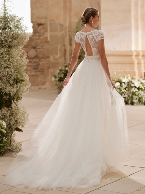 HELVINA Wedding Dress Alma Novias collection 2025 Paris