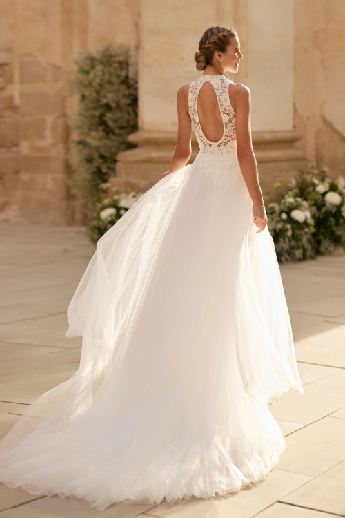 HENARA Wedding Dress Alma Novias collection 2025 Paris