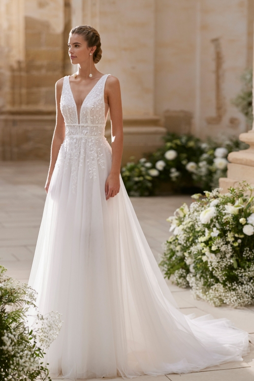 Robe de mariée HEREMY Alma Novias collection 2025