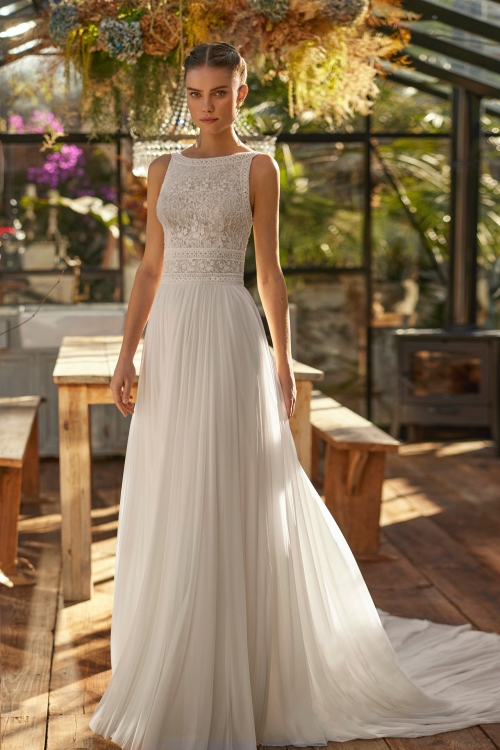 UMARI Wedding Dress Aire Barcelona Collection 2025| Paris Boutique