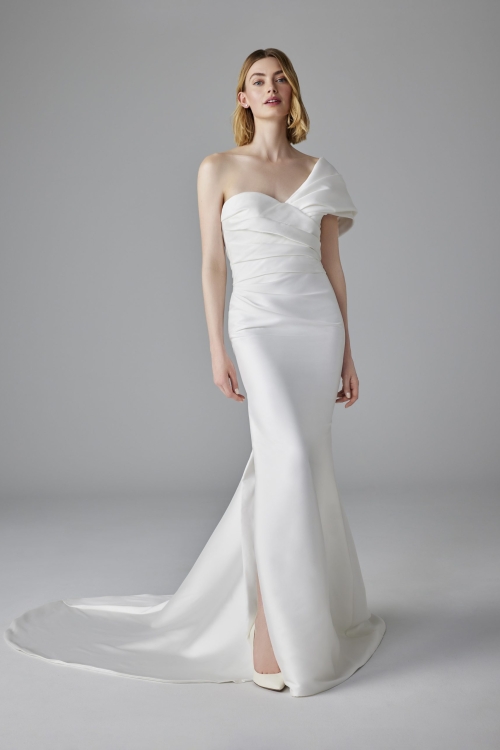 ETIENNES Wedding Dress Pronovias collection 2025| Boutique Paris