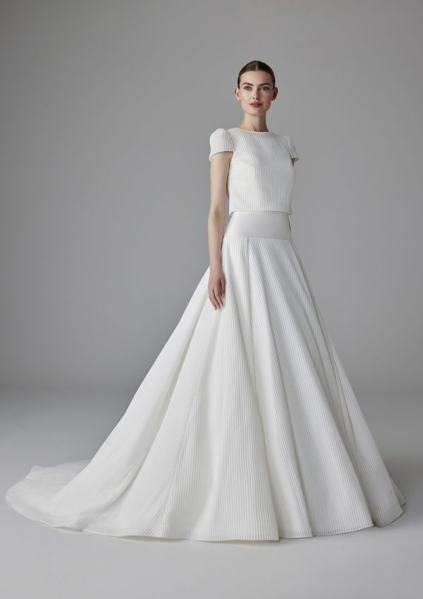 GALLIA Wedding Dress Pronovias collection 2025| Boutique Paris