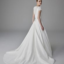 GALLIA Wedding Dress Pronovias collection 2025| Boutique Paris