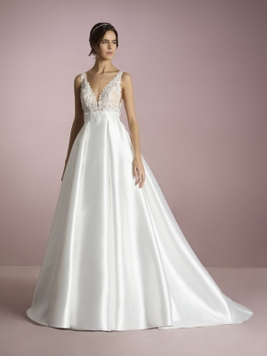 Robe de Mariée UMI White One Collection 2025| Paris