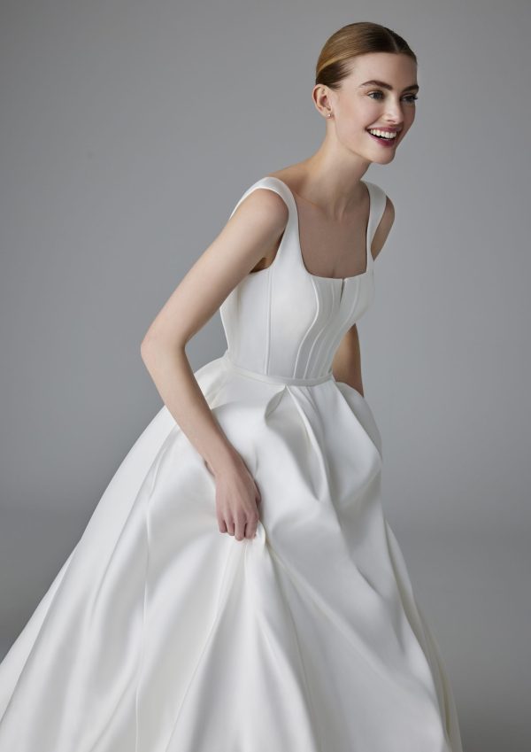 Robe de Mariée ALPHOSINE Pronovias collection 2025| Paris