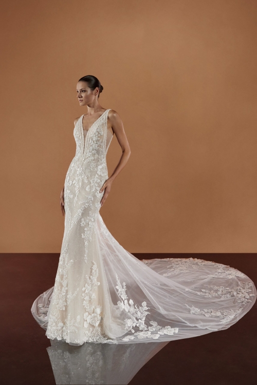 ASMIN Wedding Dress Pronovias Privee collection 2025 | Paris Boutique
