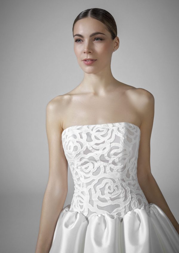 BOURGEON Wedding Dress Pronovias collection 2025| Boutique Paris