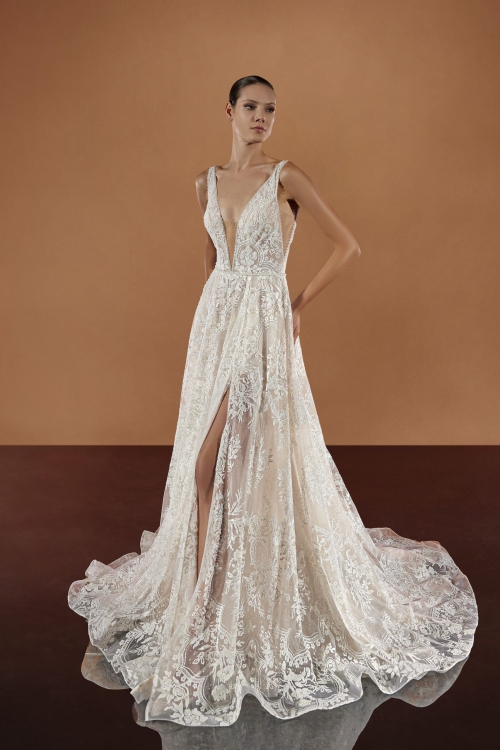 NETHRA Wedding Dress Pronovias Privee collection 2025 | Paris Boutique