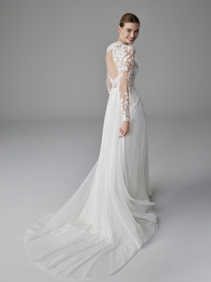 TERESINE Wedding Dress Pronovias collection 2025| Boutique Paris