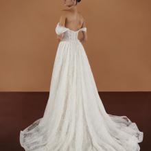 SUNNYA Wedding Dress Pronovias Privee collection 2025 | Paris Boutique