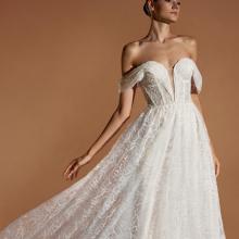 SUNNYA Wedding Dress Pronovias Privee collection 2025 | Paris Boutique