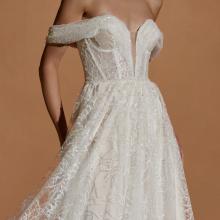 SUNNYA Wedding Dress Pronovias Privee collection 2025 | Paris Boutique