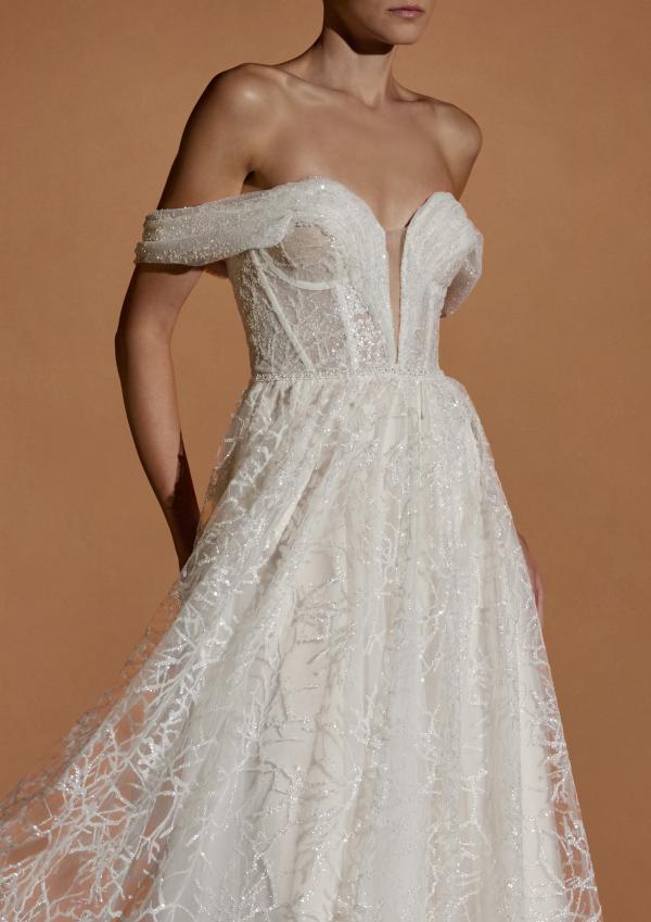 SUNNYA Wedding Dress Pronovias Privee collection 2025 | Paris Boutique