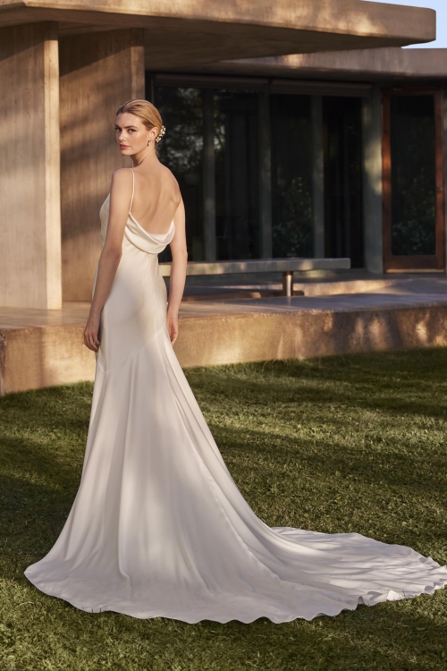 CARLILE Wedding Dress Pronovias collection 2026| Boutique Paris