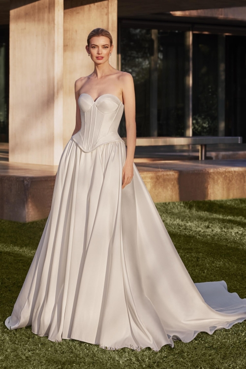 EISDELL Wedding Dress Pronovias collection 2026| Boutique Paris