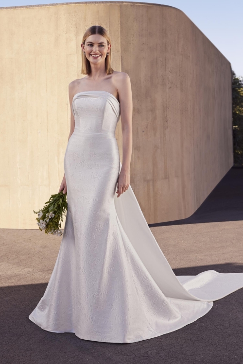 JUNY Wedding Dress Pronovias collection 2026| Boutique Paris